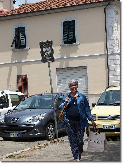 Clicca per scorrere le foto originali ingrandite