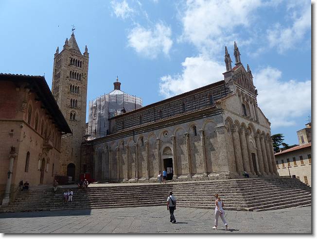 Clicca per scorrere le foto originali ingrandite