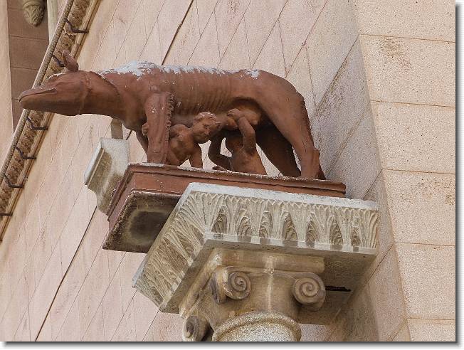 Clicca per scorrere le foto originali ingrandite