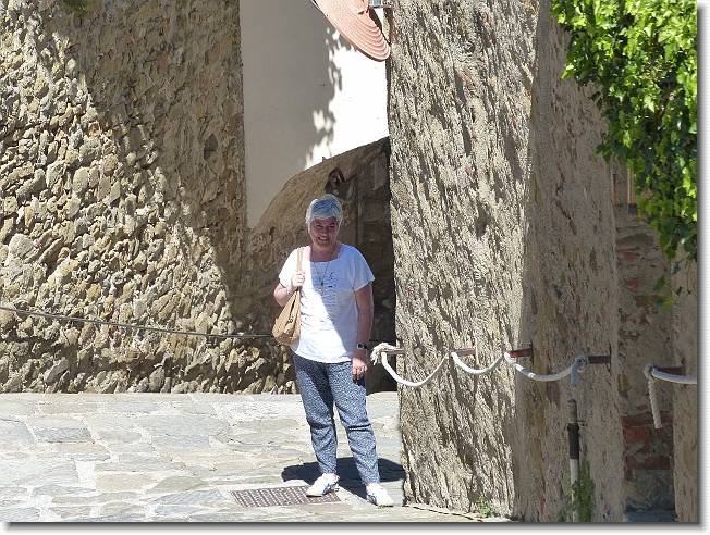 Clicca per scorrere le foto originali ingrandite