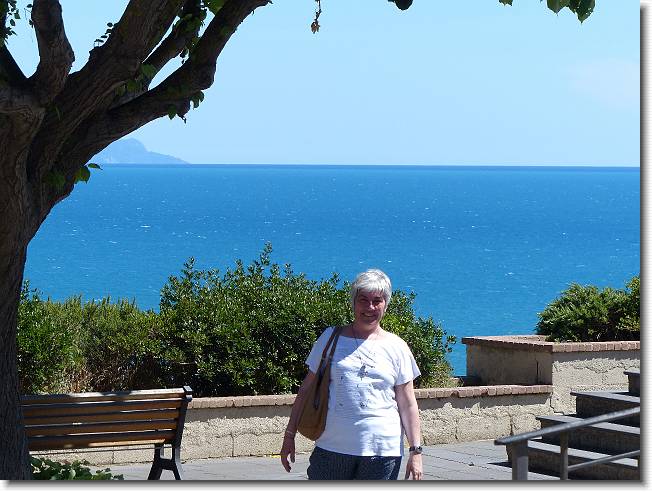 Clicca per scorrere le foto originali ingrandite
