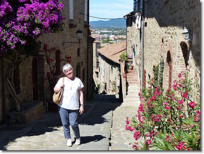 Clicca per scorrere le foto originali ingrandite