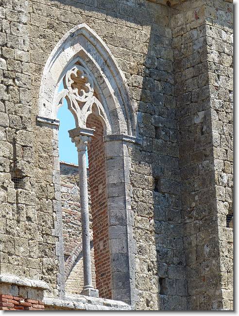 Clicca per scorrere le foto originali ingrandite