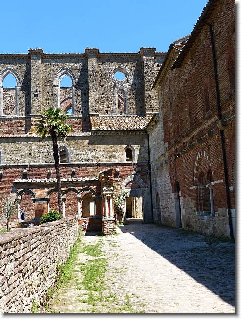 Clicca per scorrere le foto originali ingrandite