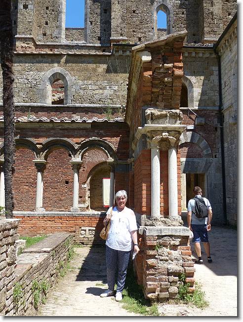 Clicca per scorrere le foto originali ingrandite