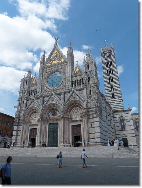 Clicca per scorrere le foto originali ingrandite