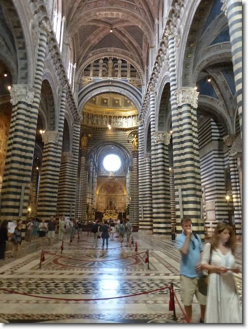Clicca per scorrere le foto originali ingrandite