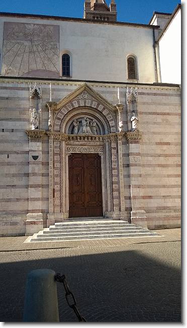 Clicca per scorrere le foto originali ingrandite