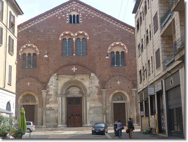 Clicca per scorrere le foto originali ingrandite