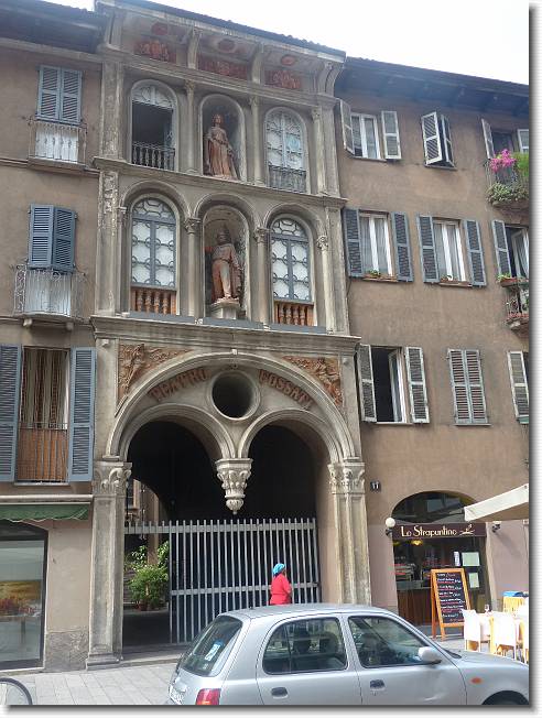 Clicca per scorrere le foto originali ingrandite