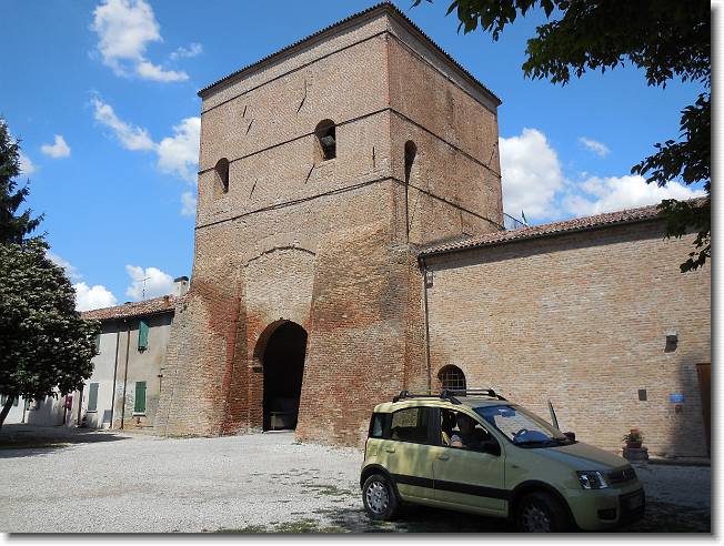 Clicca per scorrere le foto originali ingrandite