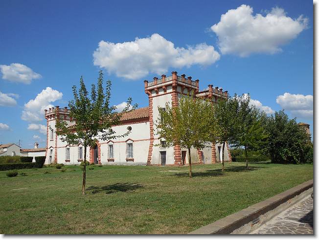 Clicca per scorrere le foto originali ingrandite
