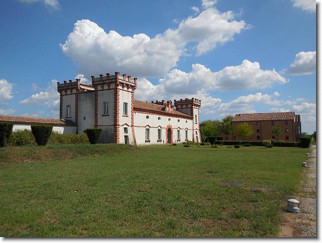 Clicca per scorrere le foto originali ingrandite
