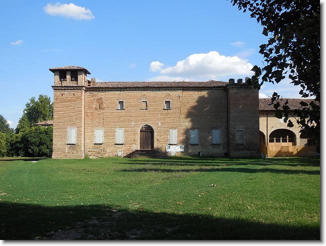 Clicca per scorrere le foto originali ingrandite