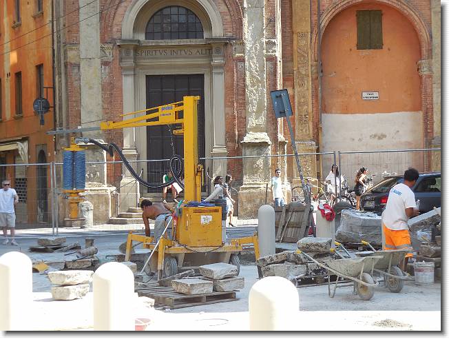 Clicca per scorrere le foto originali ingrandite
