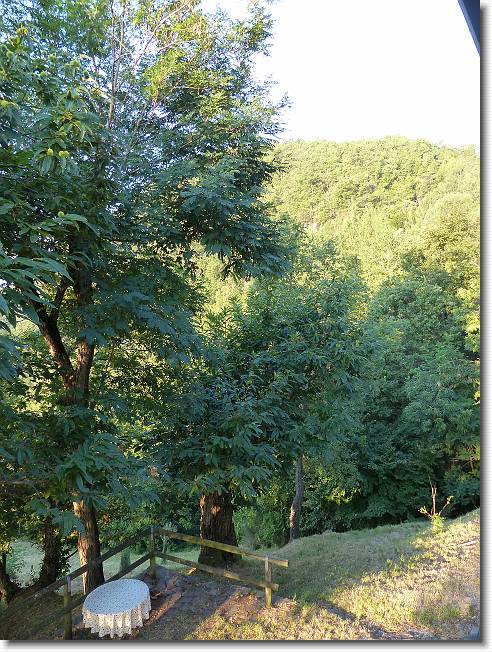 Clicca per scorrere le foto originali ingrandite