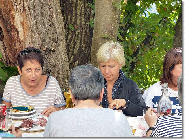 Clicca per scorrere le foto originali ingrandite