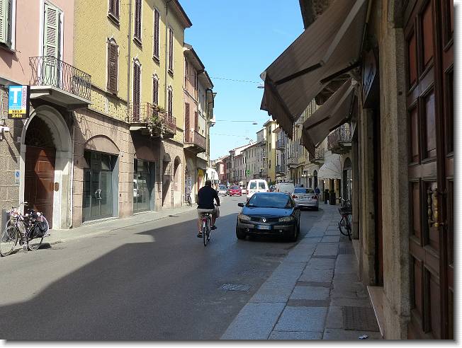 Clicca per scorrere le foto originali ingrandite