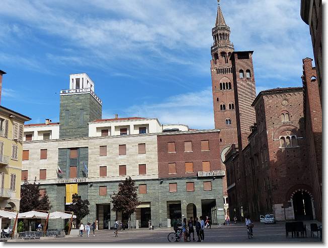 Clicca per scorrere le foto originali ingrandite