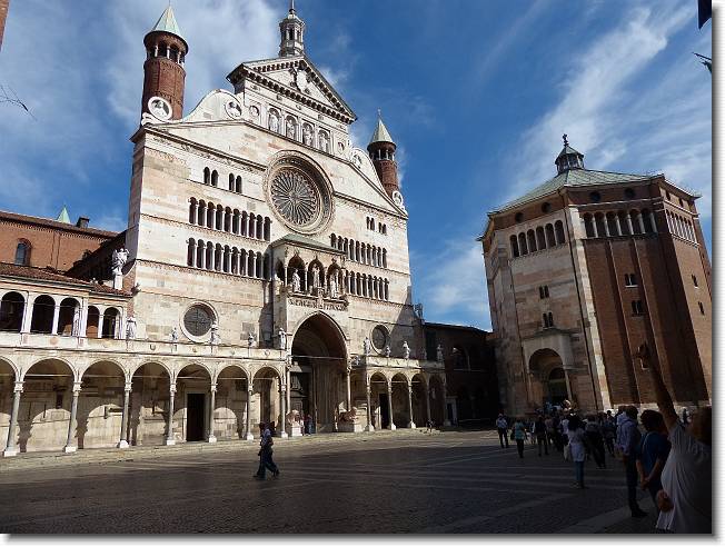 Clicca per scorrere le foto originali ingrandite