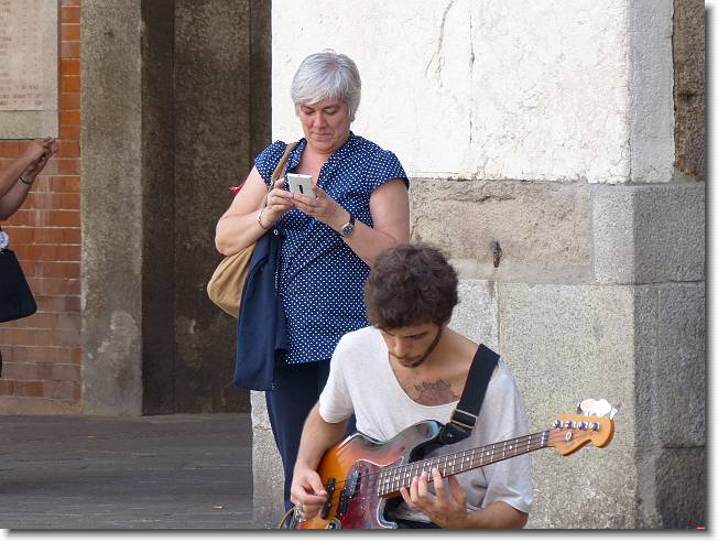 Clicca per scorrere le foto originali ingrandite