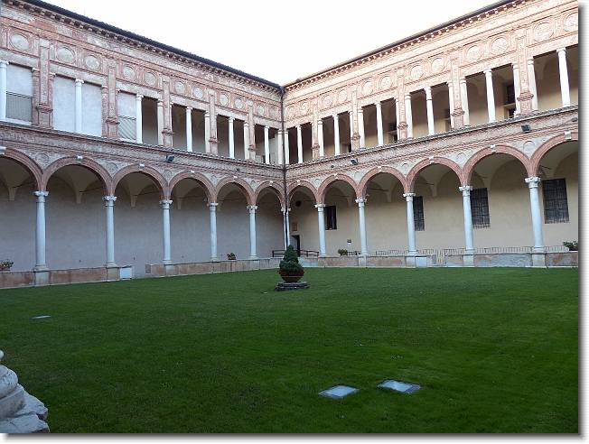 Clicca per scorrere le foto originali ingrandite