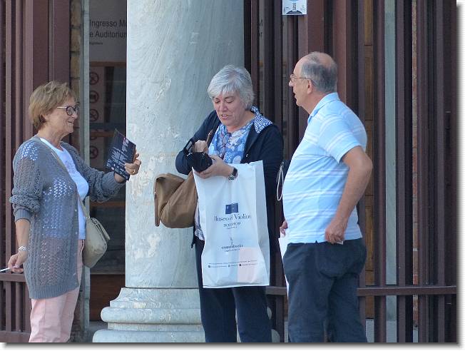 Clicca per scorrere le foto originali ingrandite
