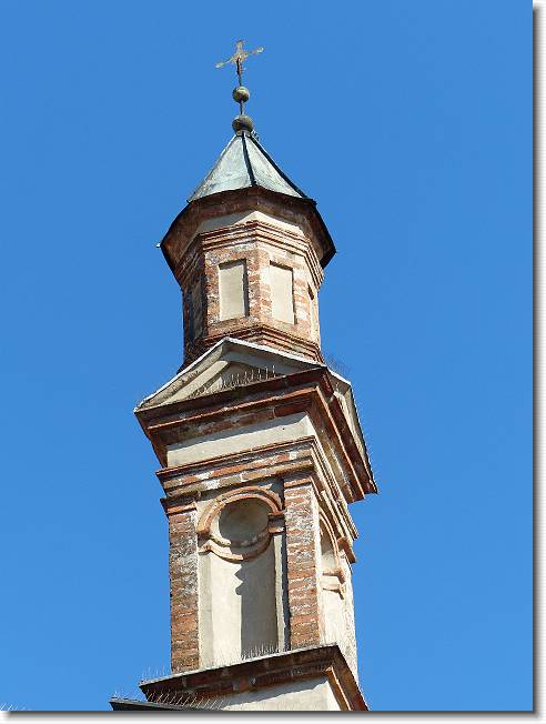 Clicca per scorrere le foto originali ingrandite