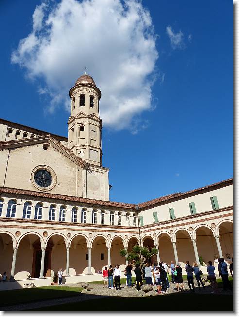 Clicca per scorrere le foto originali ingrandite