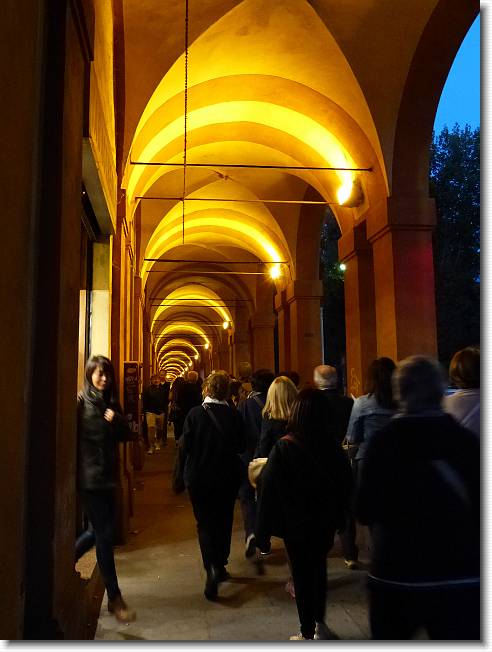 Clicca per scorrere le foto originali ingrandite