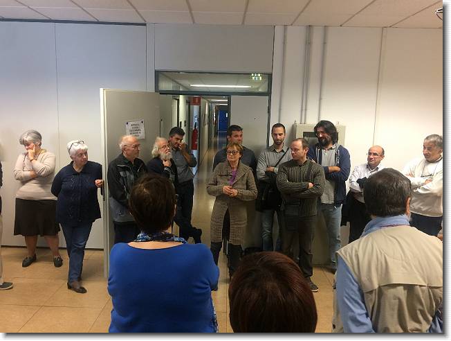 Clicca per scorrere le foto originali ingrandite