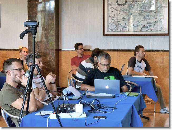 Clicca per scorrere le foto originali ingrandite