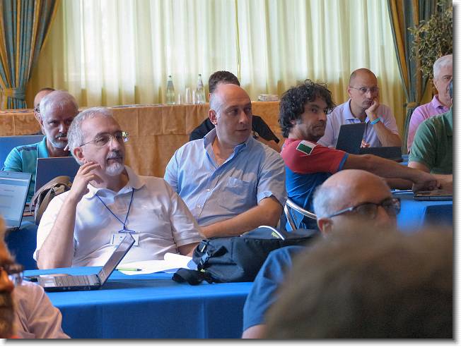 Clicca per scorrere le foto originali ingrandite