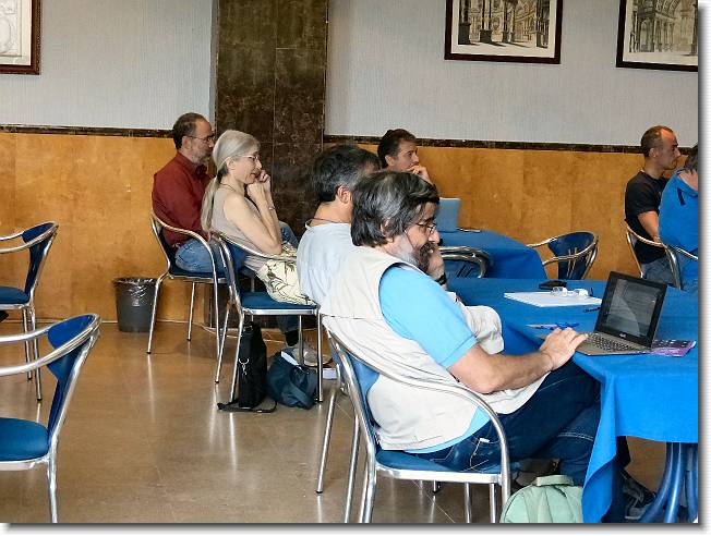 Clicca per scorrere le foto originali ingrandite