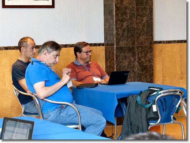 Clicca per scorrere le foto originali ingrandite