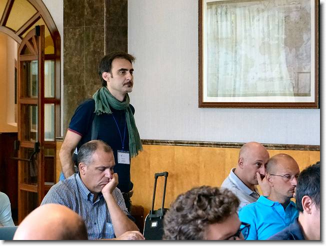 Clicca per scorrere le foto originali ingrandite