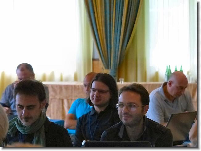 Clicca per scorrere le foto originali ingrandite