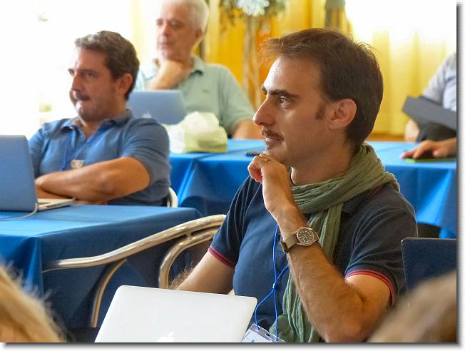 Clicca per scorrere le foto originali ingrandite