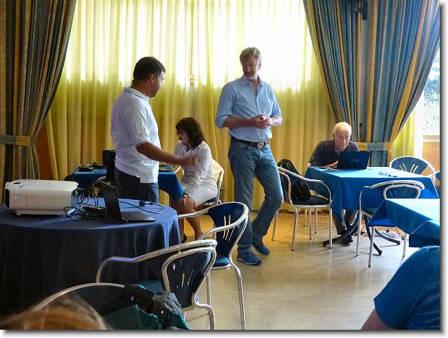 Clicca per scorrere le foto originali ingrandite