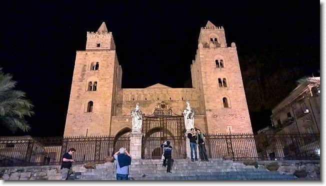 Clicca per scorrere le foto originali ingrandite