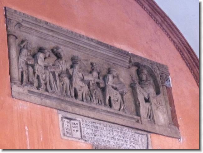 Clicca per scorrere le foto originali ingrandite