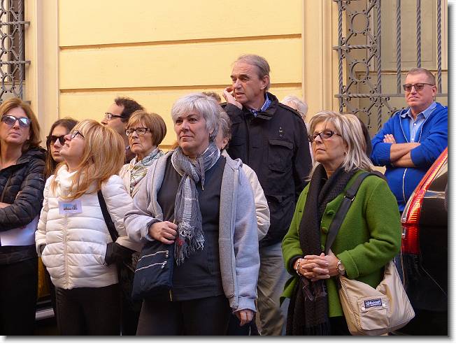 Clicca per scorrere le foto originali ingrandite