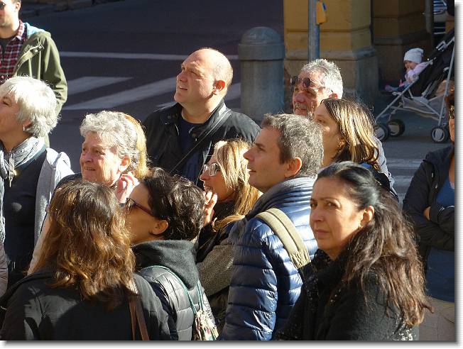 Clicca per scorrere le foto originali ingrandite
