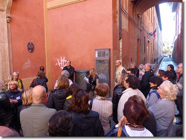 Clicca per scorrere le foto originali ingrandite