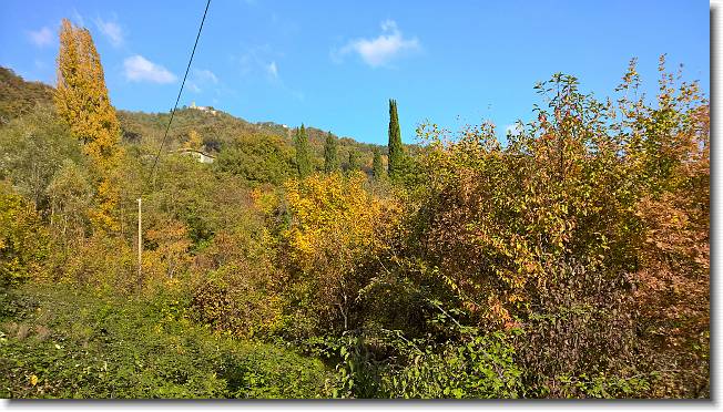 Clicca per scorrere le foto originali ingrandite