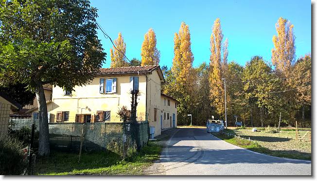 Clicca per scorrere le foto originali ingrandite
