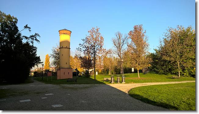 Clicca per scorrere le foto originali ingrandite