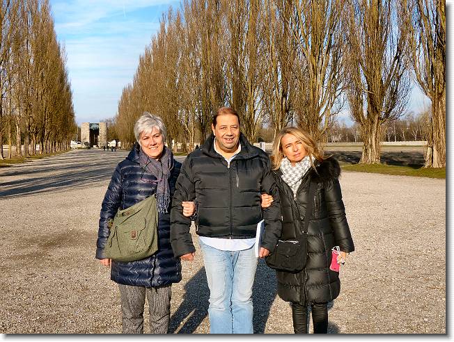 Clicca per scorrere le foto originali ingrandite