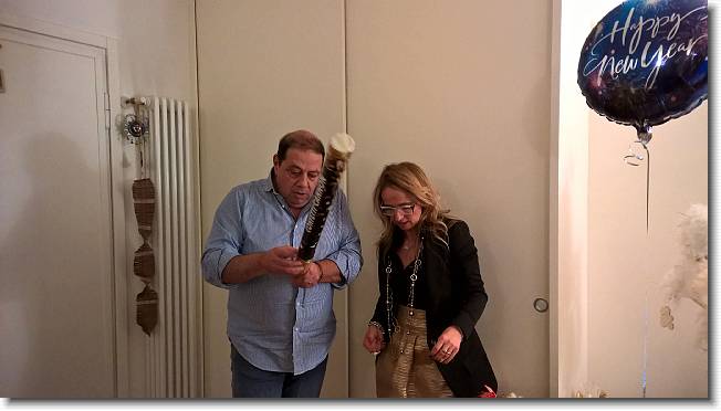 Clicca per scorrere le foto originali ingrandite