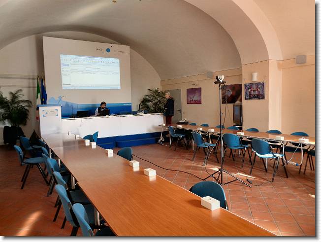 Clicca per scorrere le foto originali ingrandite